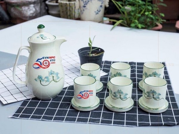 Bộ bình cốc sứ in logo EVN NPC họa tiết sen xanh